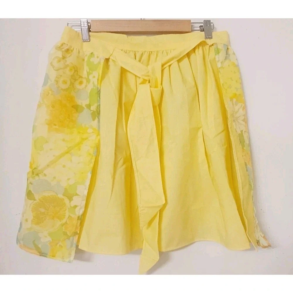 Vintage 60s 70s Round Lace Tablecloth & Apron Daisies Yellow Green White Retro‎